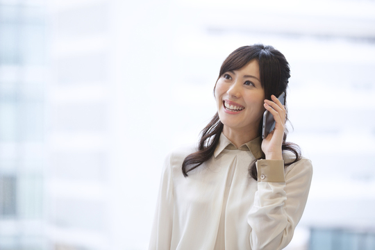 会社が辛くなくなったOLのイメージ写真