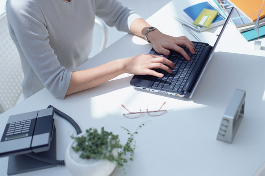 解雇に備えて副業をする写真