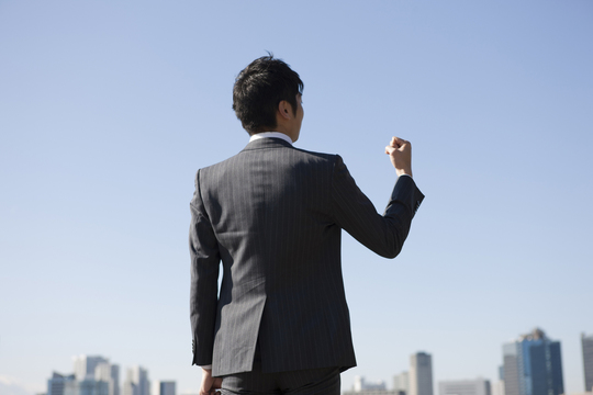 ストレスが消えて鬱病（うつ病）が治ったサラリーマンのイメージ写真