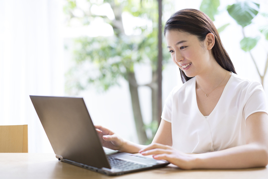 副業禁止の会社の社員のイメージ