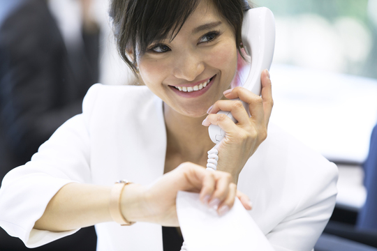 タイミーの確定申告の相談をしてるイメージ