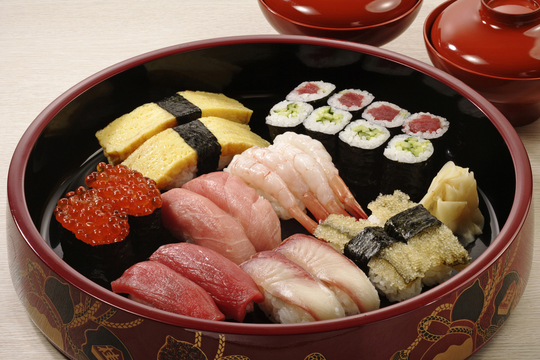 宅配員が配達したもののイメージ写真