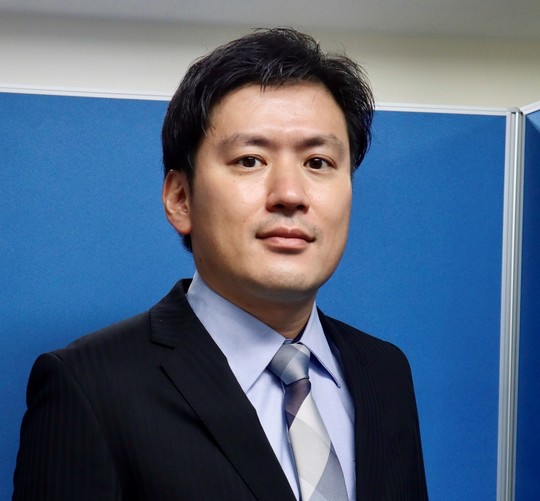 副業と消費税の解説を担当する当社の税理士の写真