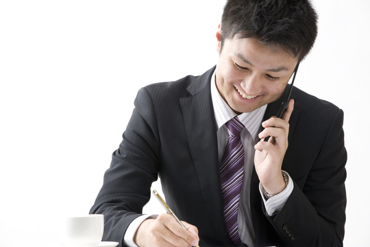 副業の成功例を説明する税理士のイメージ写真。