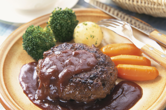 バイト先のファミレスでキッチンで料理を作るイメージ