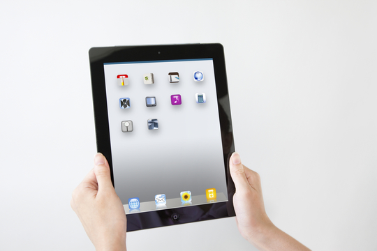 アンケートサイトに登録するイメージ