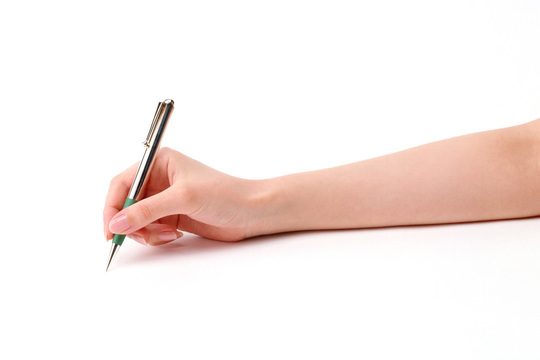 風俗嬢が確定申告書を記入するイメージ